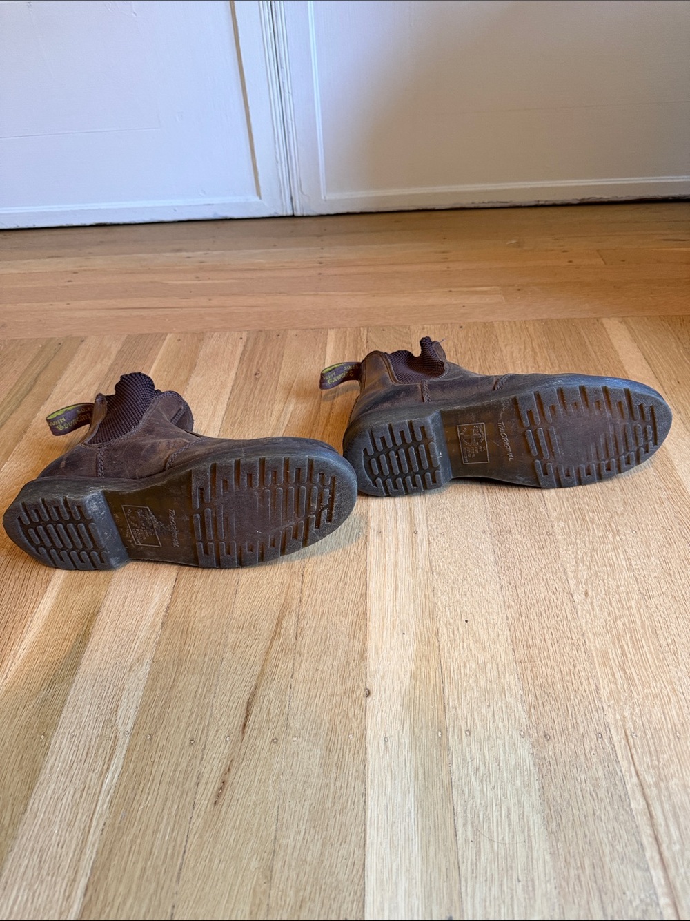 Women's Brown Chelsea Ankle Boots - Picture 10 of 10